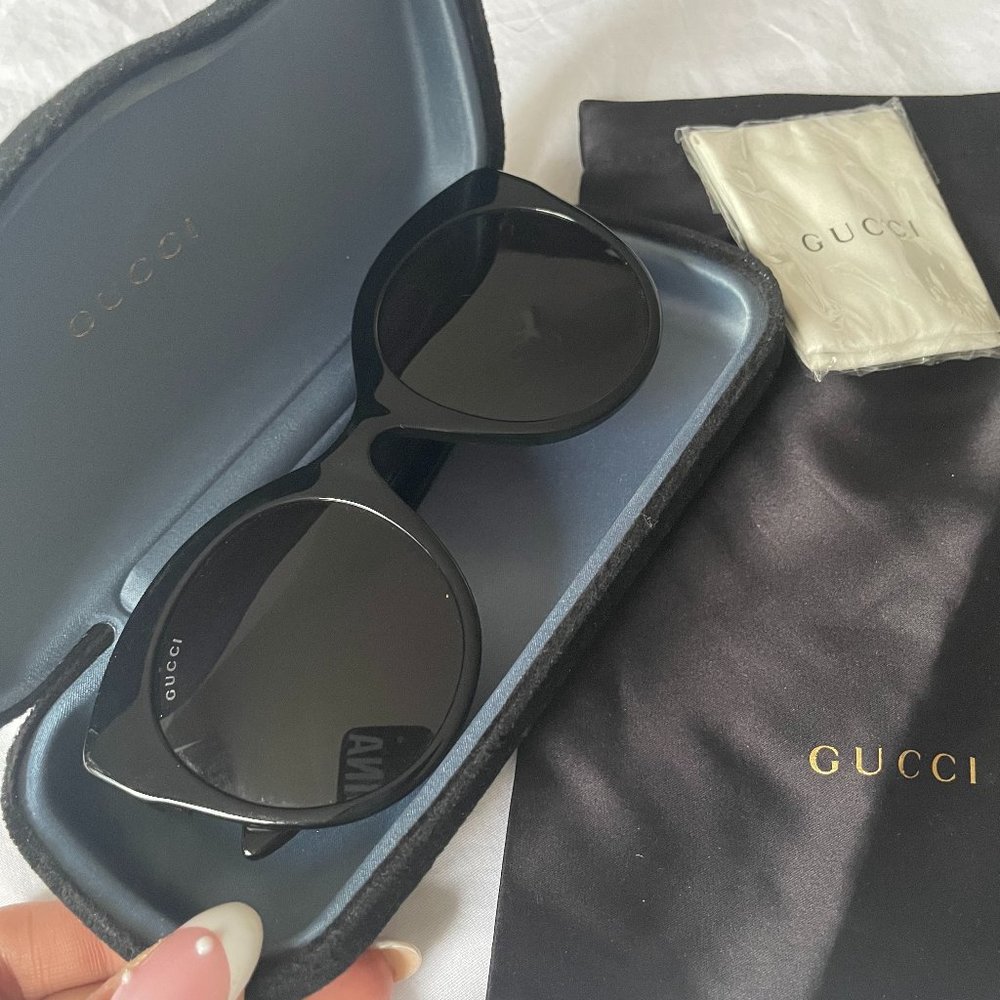 Gucci Large Cat Eye Sunglasses Black